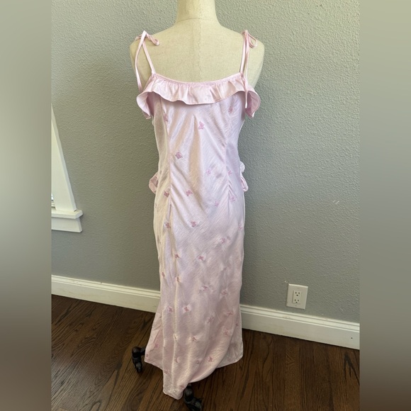 NWT Pink Ruffle Satin‎ Butterfly Embroidered Maxi Dress Size Medium - Picture 7 of 9